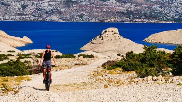 Bikademy studij Novalja